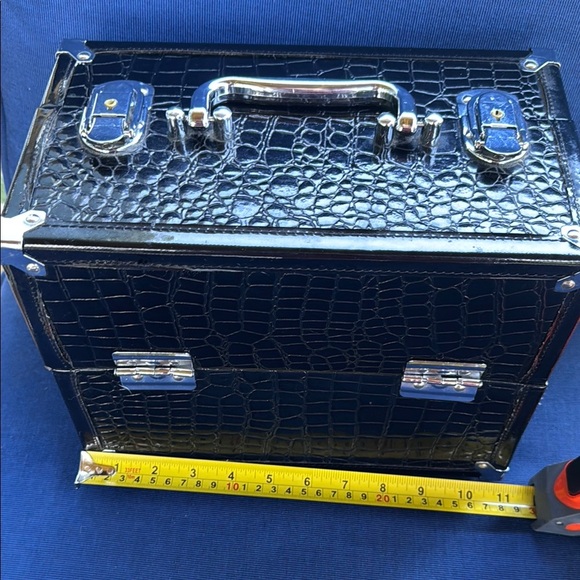 Caboodles Black Crocodile-Patterned Makeup Case - Picture 9 of 10